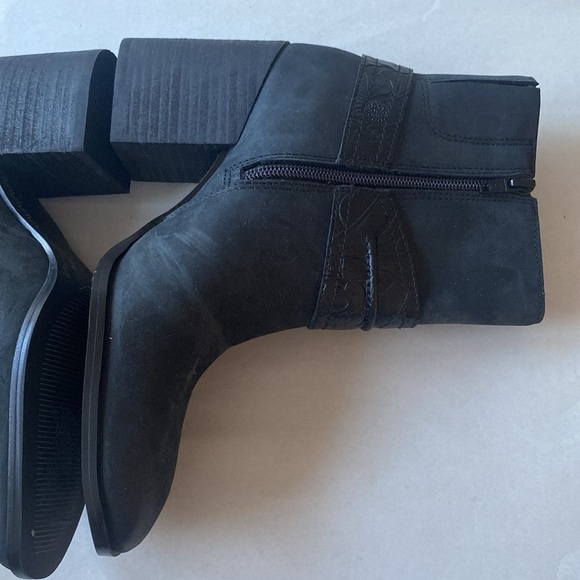 Vionic Block Heel Booties - Picture 3 of 8